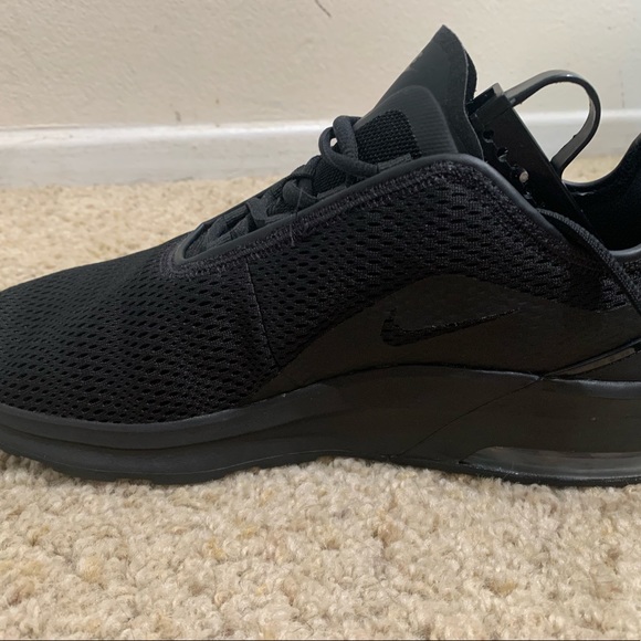 Nike runallday running shoes/ used once/ like new - Picture 7 of 7